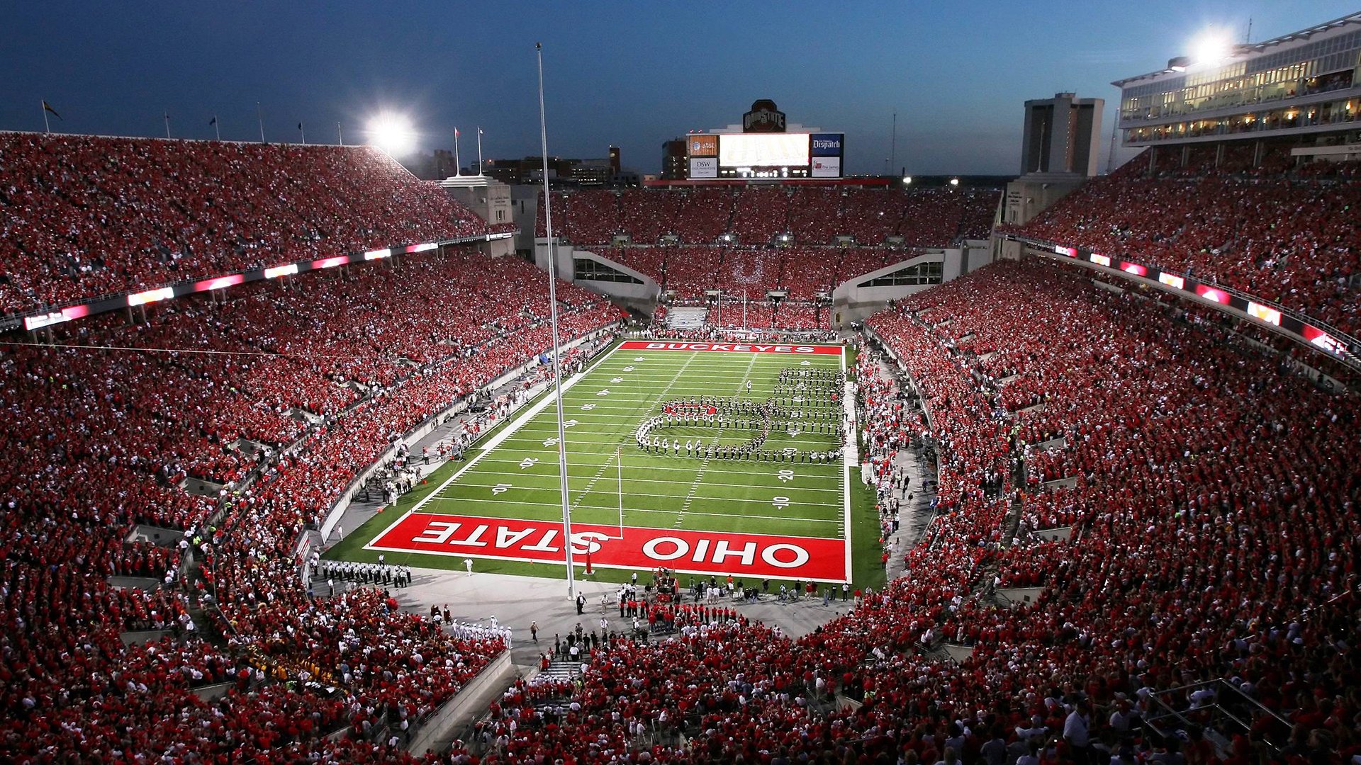 高尔夫尊城市球场在天津梅江会展中心首发，天津高尔夫小镇